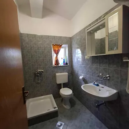 Apartment Near 2 Guests