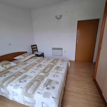 Near 2 Guests *